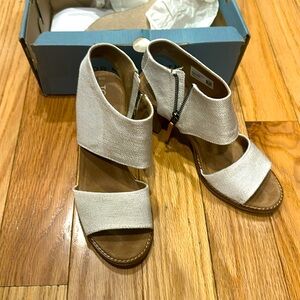 Toms Majorca Cutout Wedge 8